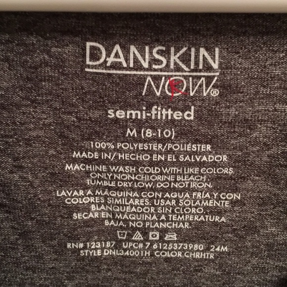 Bundle/lot of two long sleeve workout shirts. - Picture 7 of 7